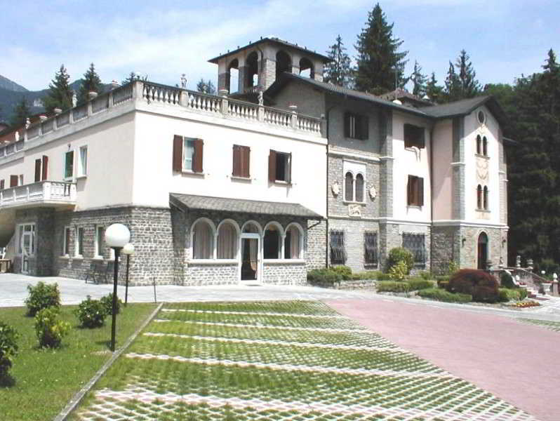 Hotel Villa Delle Ortensie Sant'Omobono Terme Exterior photo